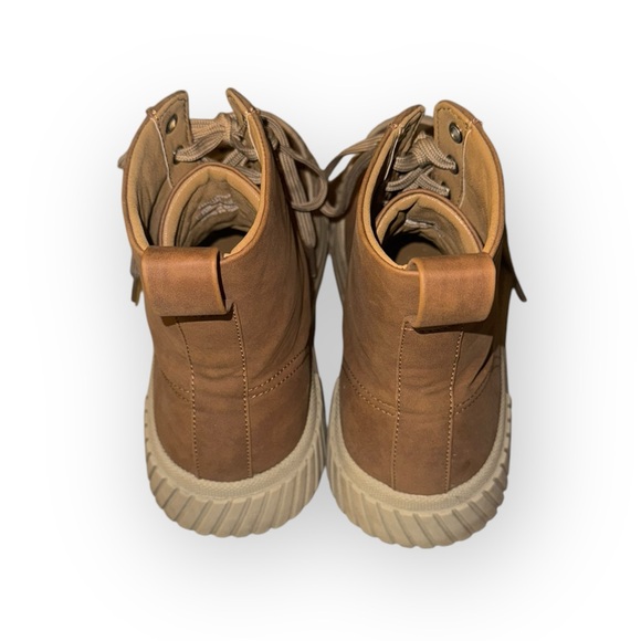 Zara Men’s Rubberized Boots - Picture 3 of 4